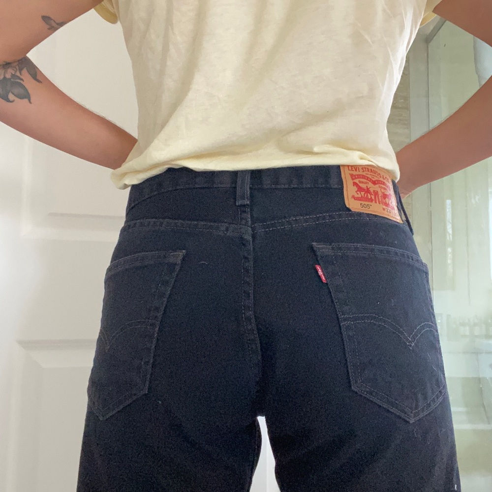 Vintage High Rise Levi’s 505 red label Jeans